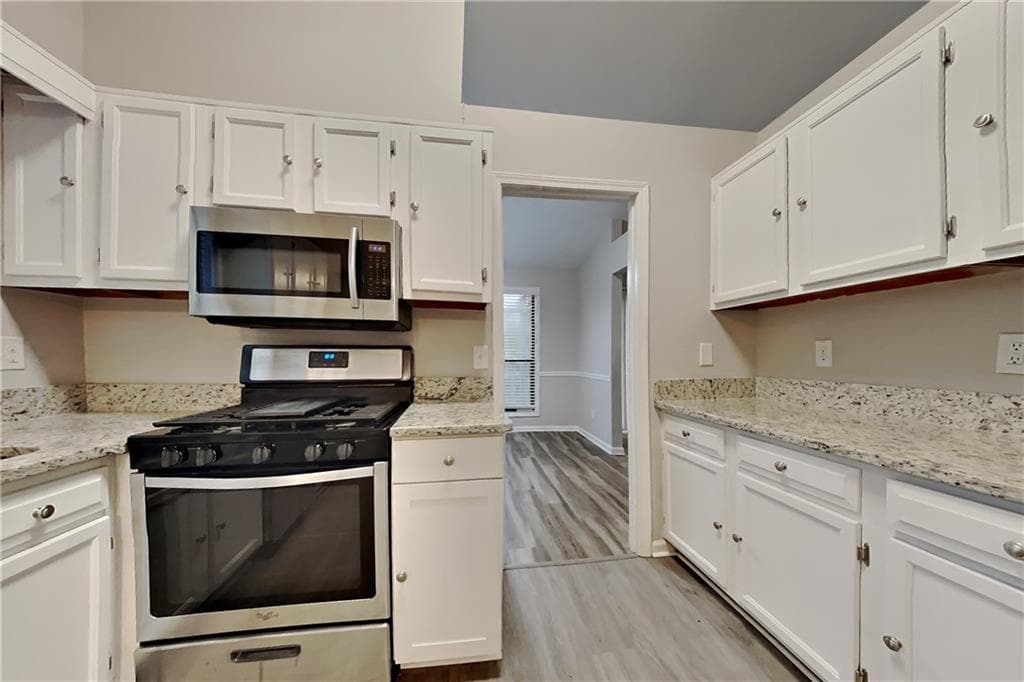 3 bedroom, 2 bathroom, 1,668 sq ft single family residence for rent at 5990 Bayside Drive, Acworth, GA 30101 for $1,900 a month — photo 5