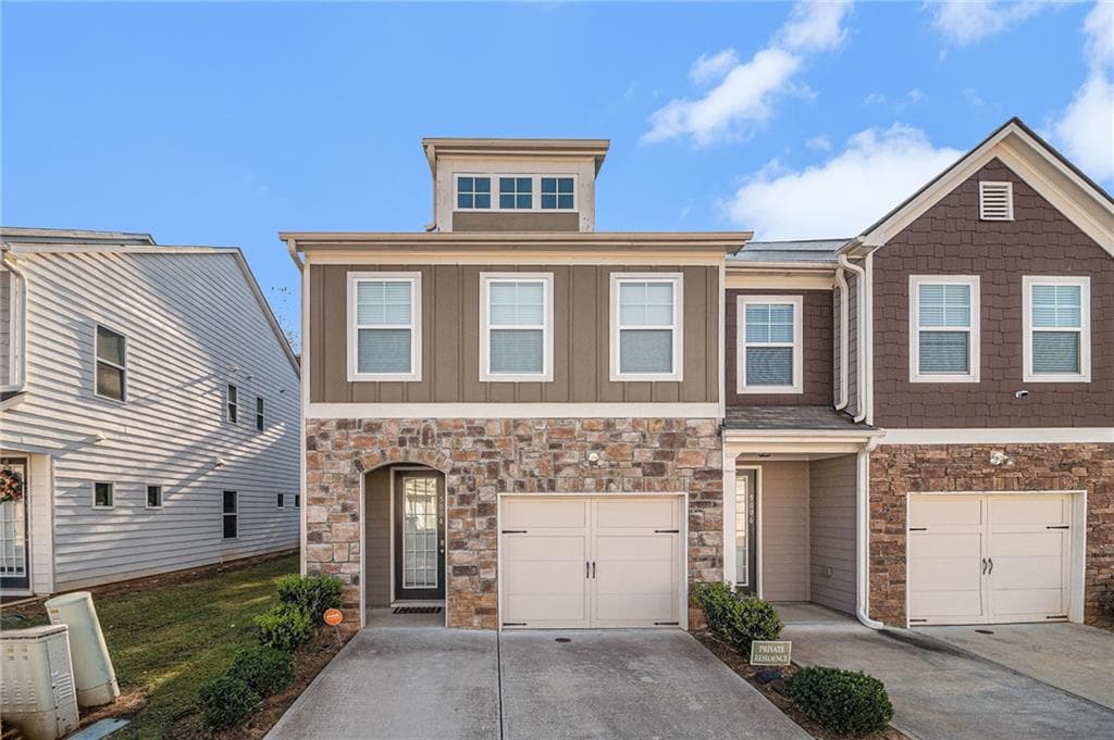3 bedroom, 3 bathroom, 1,505 sq ft townhouse for rent at 5004 Longview Walk, Decatur, GA 30035 for $1,975 a month