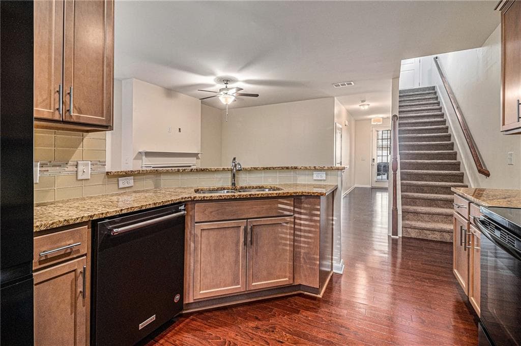 3 bedroom, 3 bathroom, 1,505 sq ft townhouse for rent at 5004 Longview Walk, Decatur, GA 30035 for $1,975 a month — photo 4