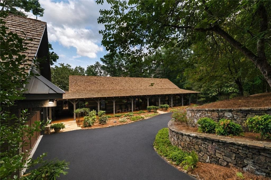 6 bedroom, 7 bathroom, 7,088 sq ft single family residence for sale at 1414 Mcelroy Mountain Drive, Big Canoe, GA 30143 — photo 3