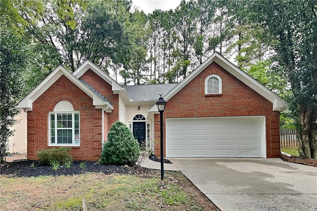 3 bedroom, 2 bathroom, 1,602 sq ft single family residence for rent at 1517 Galewood Circle, Marietta, GA 30062 for $2,240 a month — photo 1 of 23