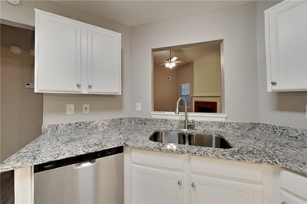 3 bedroom, 2 bathroom, 1,602 sq ft single family residence for rent at 1517 Galewood Circle, Marietta, GA 30062 for $2,240 a month — photo 6