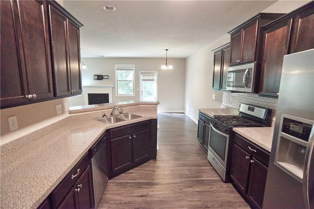 3 bedroom, 3 bathroom, 1,794 sq ft townhouse for sale at 177 Townview Drive, Woodstock, GA 30189 — photo 5