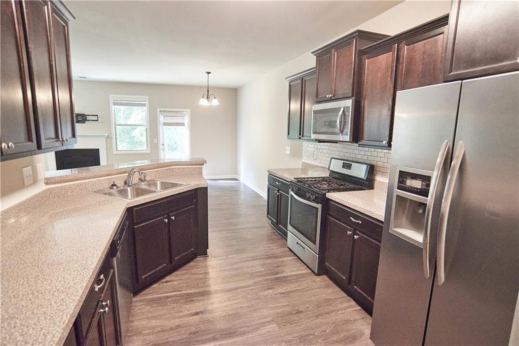 3 bedroom, 3 bathroom, 1,794 sq ft townhouse for sale at 177 Townview Drive, Woodstock, GA 30189 — photo 6