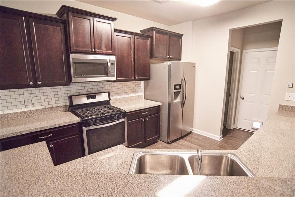3 bedroom, 3 bathroom, 1,794 sq ft townhouse for sale at 177 Townview Drive, Woodstock, GA 30189 — photo 7