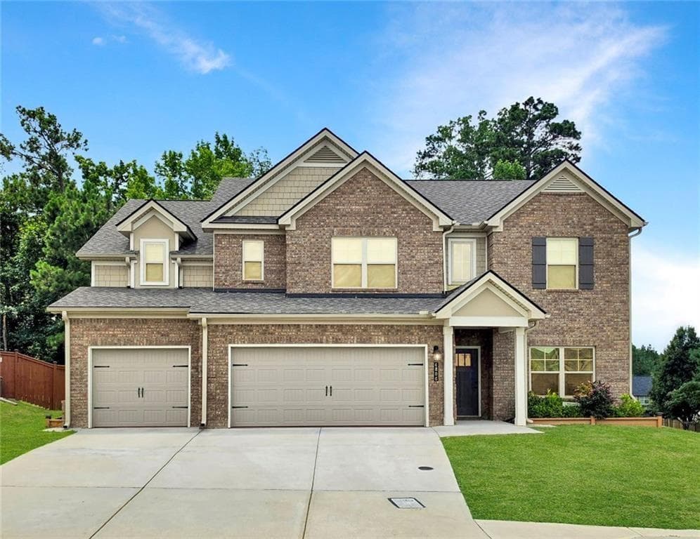 5 bedroom, 3 bathroom, 3,141 sq ft single family residence under contract at 4806 Sultanta Way, Atlanta, GA 30331