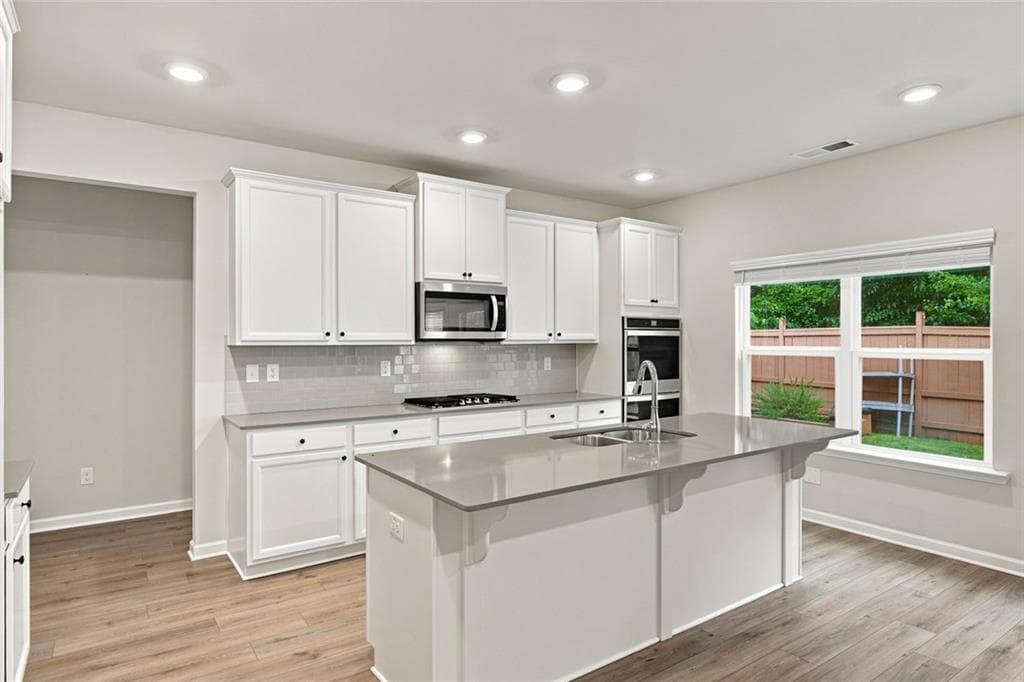 5 bedroom, 3 bathroom, 3,141 sq ft single family residence under contract at 4806 Sultanta Way, Atlanta, GA 30331 — photo 10