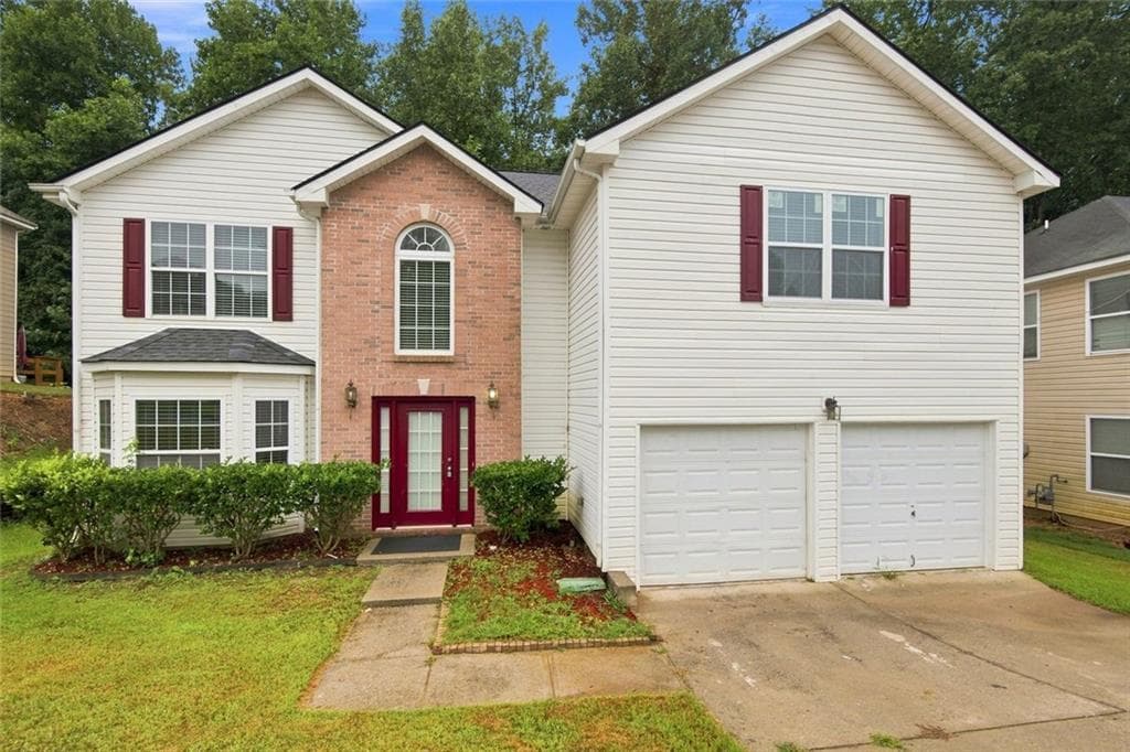 4 bedroom, 3 bathroom single family residence under contract at 5073 Laythan Jace Court Court, Snellville, GA 30039 — photo 2