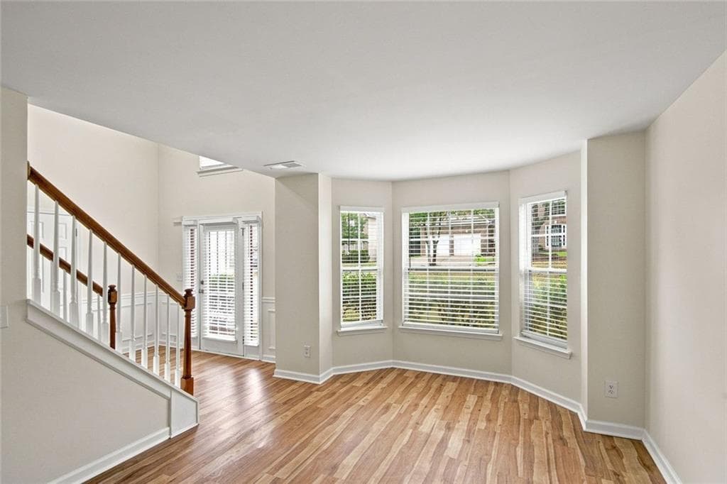 4 bedroom, 3 bathroom single family residence under contract at 5073 Laythan Jace Court Court, Snellville, GA 30039 — photo 4