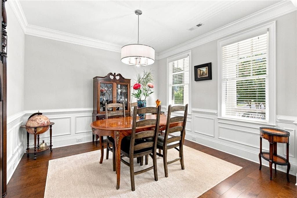 5 bedroom, 5 bathroom, 5,176 sq ft single family residence for sale at 11715 Stratham Drive, Alpharetta, GA 30009 — photo 6