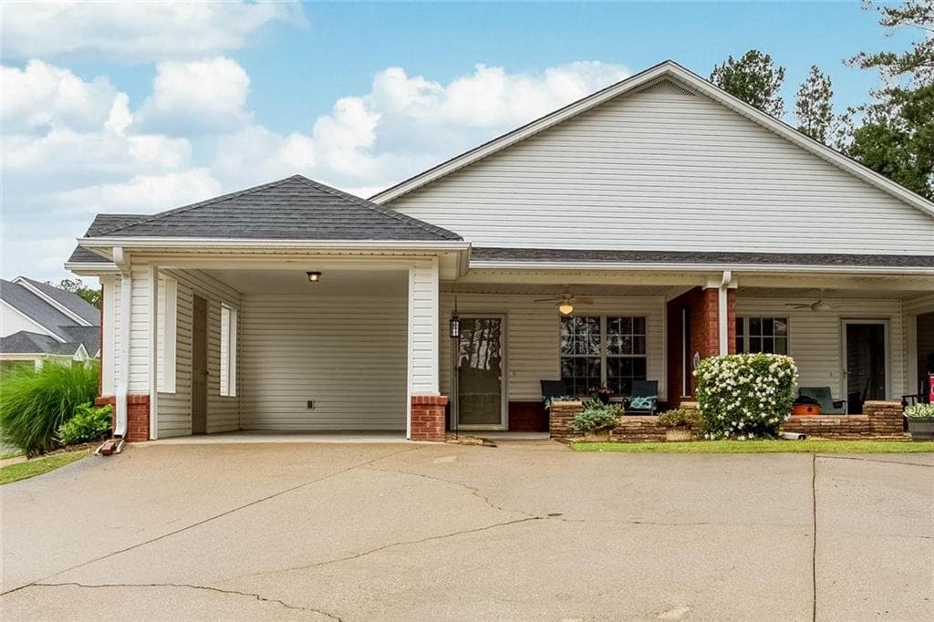 2 bedroom, 2 bathroom, 1,002 sq ft condominium for sale at 150 Old Mill Road 413, Cartersville, GA 30120 — photo 2