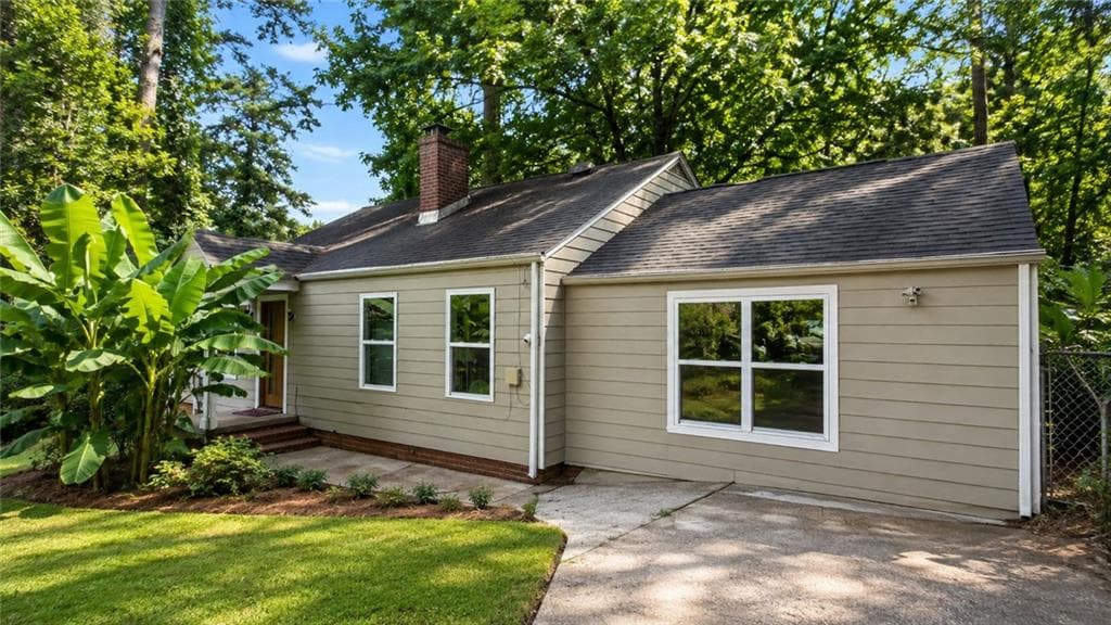4 bedroom, 2 bathroom, 1,496 sq ft single family residence for rent at 3053 Memorial Drive, Atlanta, GA 30317 for $2,000 a month — photo 2