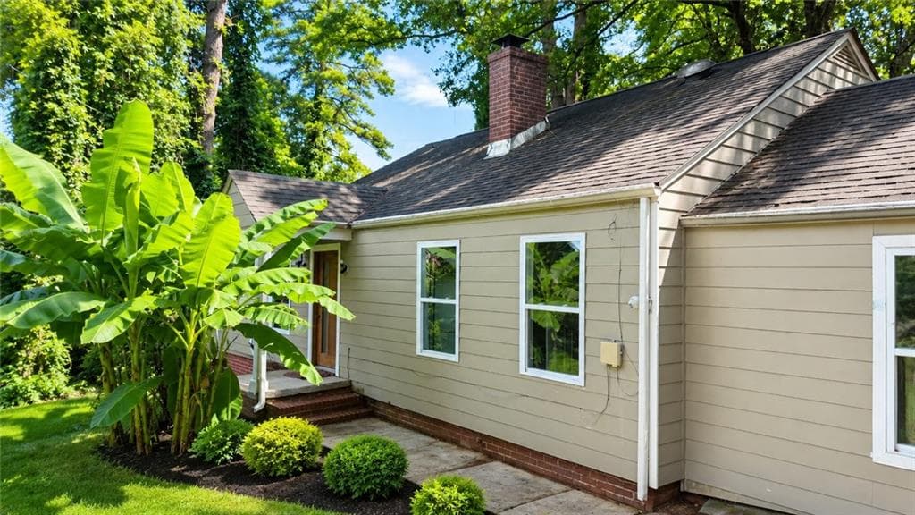 4 bedroom, 2 bathroom, 1,496 sq ft single family residence for rent at 3053 Memorial Drive, Atlanta, GA 30317 for $2,000 a month — photo 3
