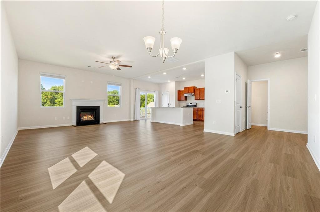 4 bedroom, 3 bathroom, 2,036 sq ft single family residence for sale at 44 Pointe Place, Dawsonville, GA 30534 — photo 4