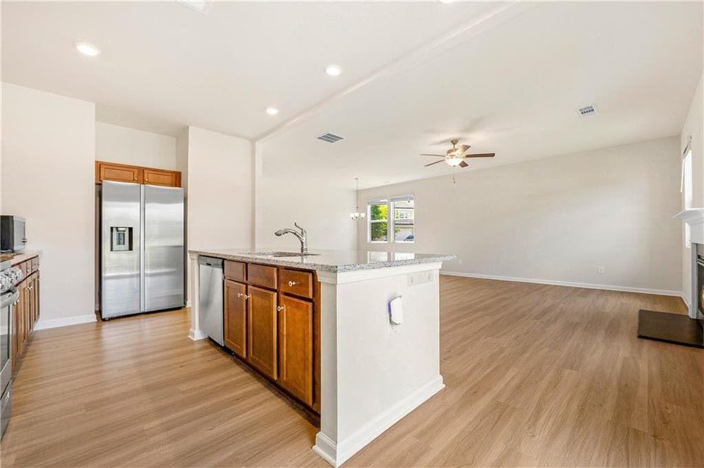 4 bedroom, 3 bathroom, 2,036 sq ft single family residence for sale at 44 Pointe Place, Dawsonville, GA 30534 — photo 8