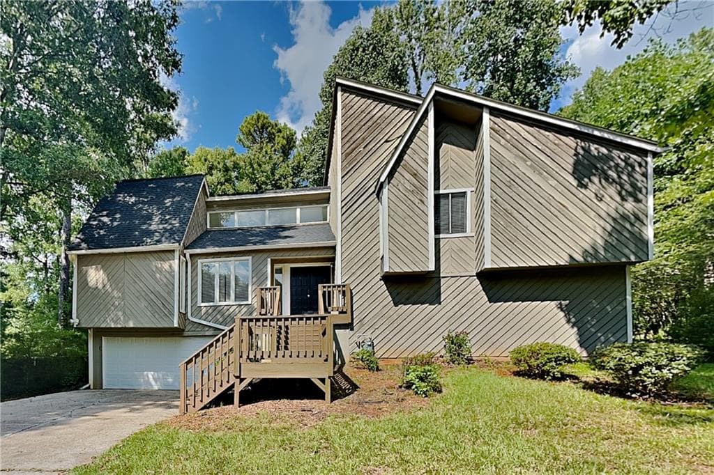 4 bedroom, 3 bathroom, 2,189 sq ft single family residence for rent at 3013 Alberta Drive, Marietta, GA 30062 for $2,490 a month — photo 1 of 24