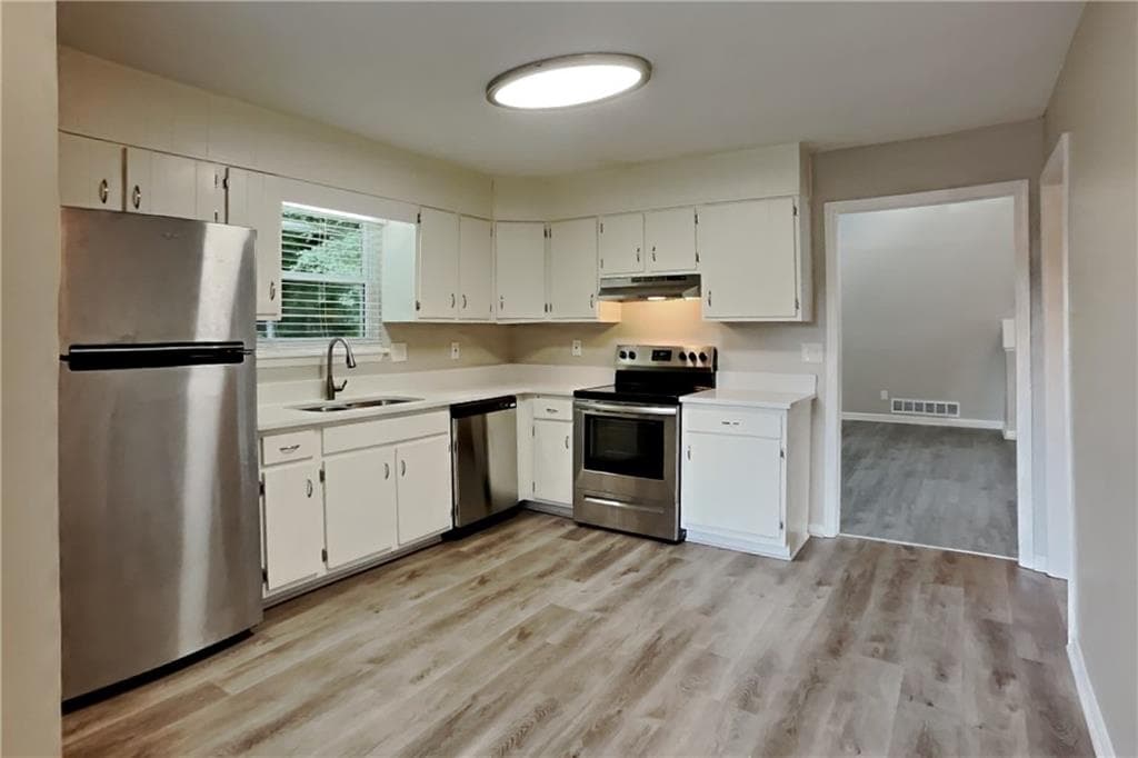4 bedroom, 3 bathroom, 2,189 sq ft single family residence for rent at 3013 Alberta Drive, Marietta, GA 30062 for $2,490 a month — photo 4