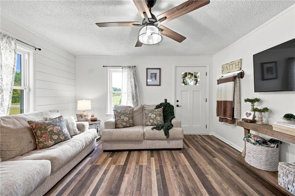 3 bedroom, 1 bathroom, 1,224 sq ft single family residence under contract at 691 Clarkwood Road, Rockmart, GA 30153 — photo 8