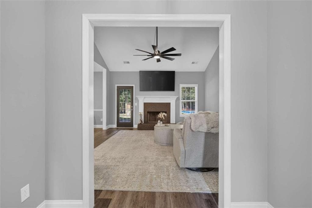 3 bedroom, 2 bathroom, 1,833 sq ft single family residence under contract at 144 Feldspar Drive, Jefferson, GA 30549 — photo 4