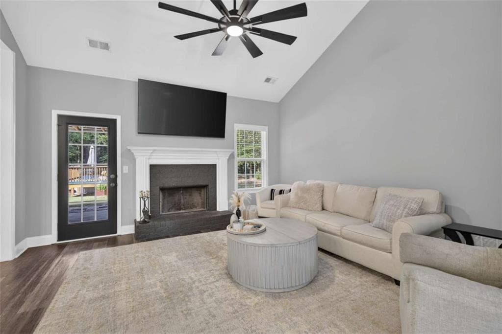 3 bedroom, 2 bathroom, 1,833 sq ft single family residence under contract at 144 Feldspar Drive, Jefferson, GA 30549 — photo 5