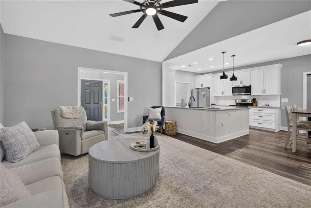 3 bedroom, 2 bathroom, 1,833 sq ft single family residence under contract at 144 Feldspar Drive, Jefferson, GA 30549 — photo 7