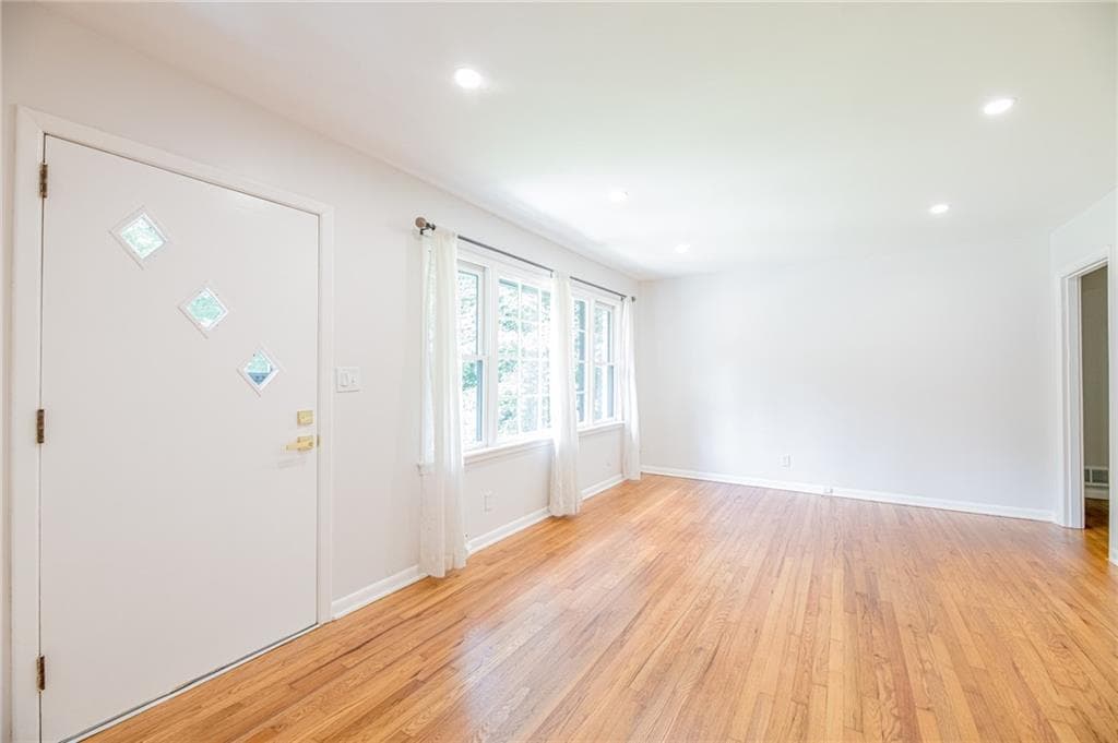 3 bedroom, 1 bathroom, 1,218 sq ft single family residence for sale at 280 Worthington Drive, Marietta, GA 30068 — photo 8