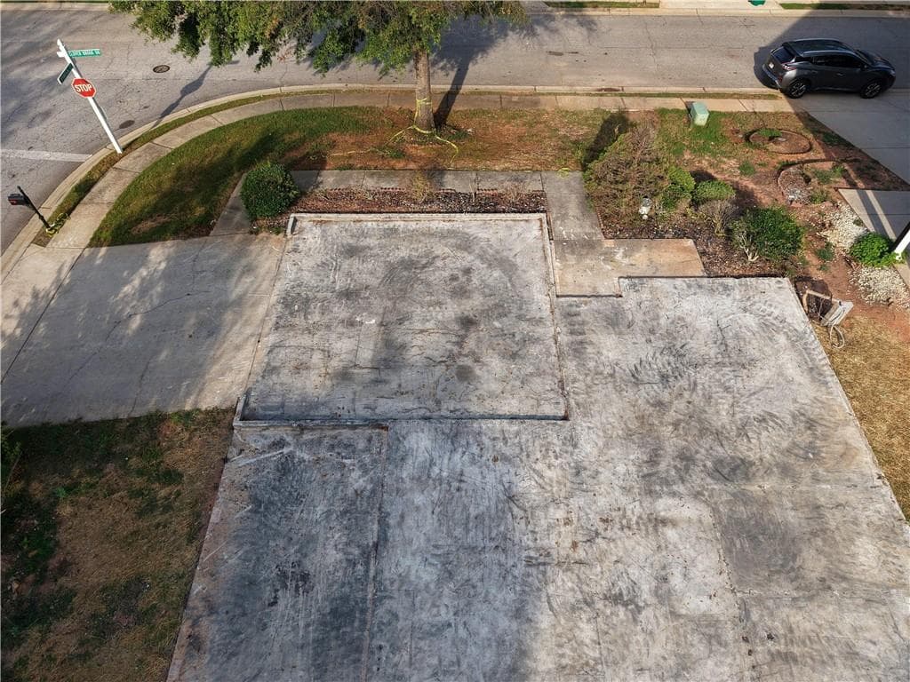 single family residence under contract at 140 Whimsical Court, Locust Grove, GA 30248 — photo 6