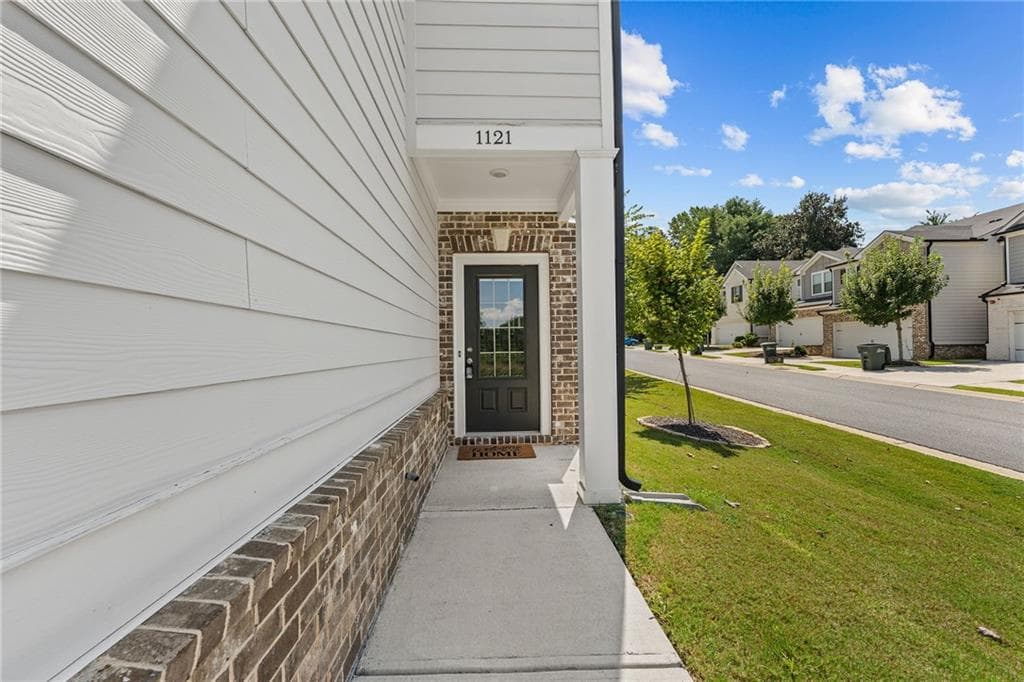 3 bedroom, 3 bathroom, 2,061 sq ft townhouse for sale at 1121 Arrowlake Road, Marietta, GA 30064 — photo 3