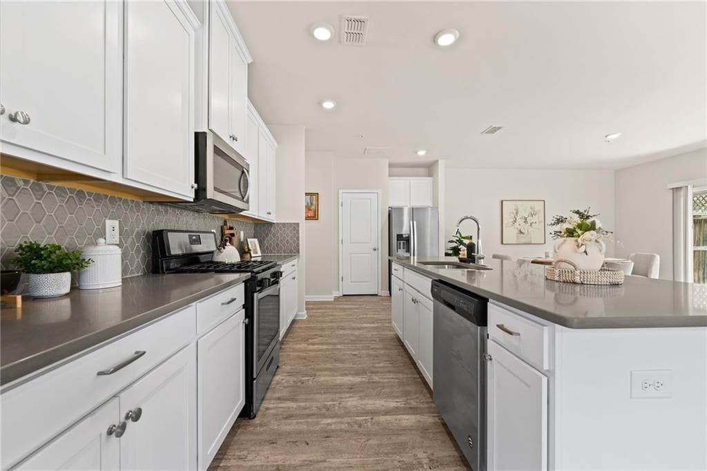 3 bedroom, 3 bathroom, 2,061 sq ft townhouse for sale at 1121 Arrowlake Road, Marietta, GA 30064 — photo 7