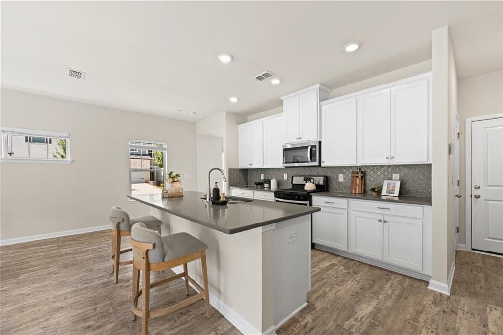 3 bedroom, 3 bathroom, 2,061 sq ft townhouse for sale at 1121 Arrowlake Road, Marietta, GA 30064 — photo 9