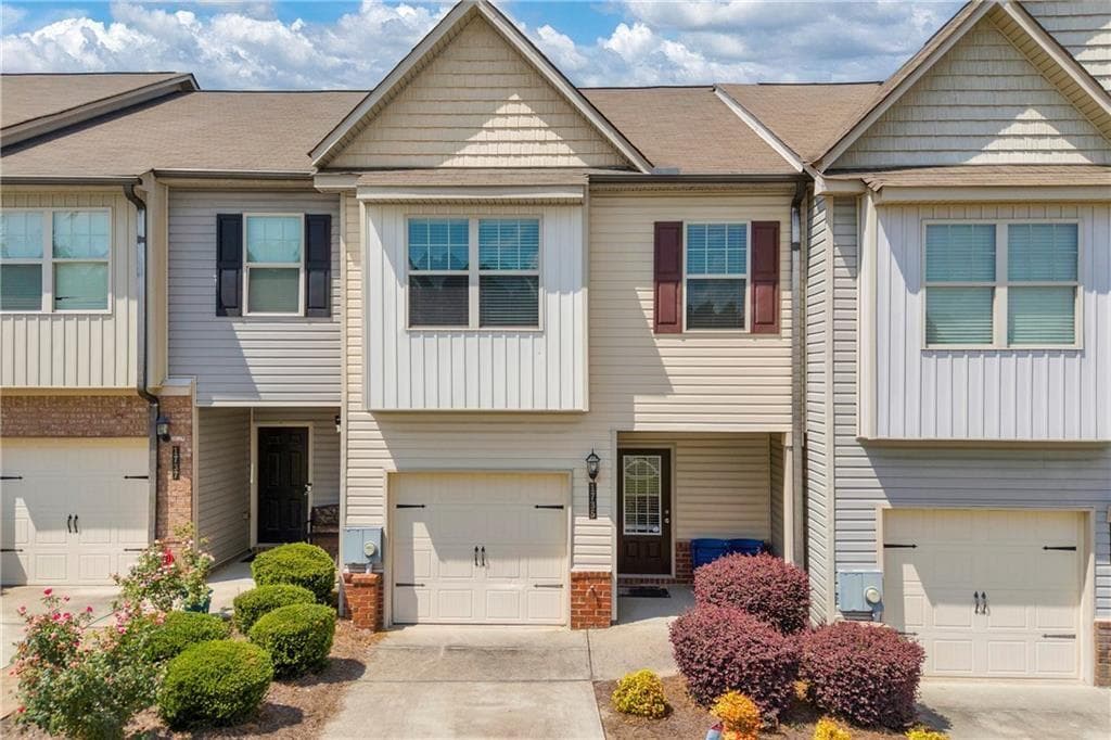 3 bedroom, 3 bathroom, 1,457 sq ft townhouse for sale at 1735 Snapping Court, Winder, GA 30680