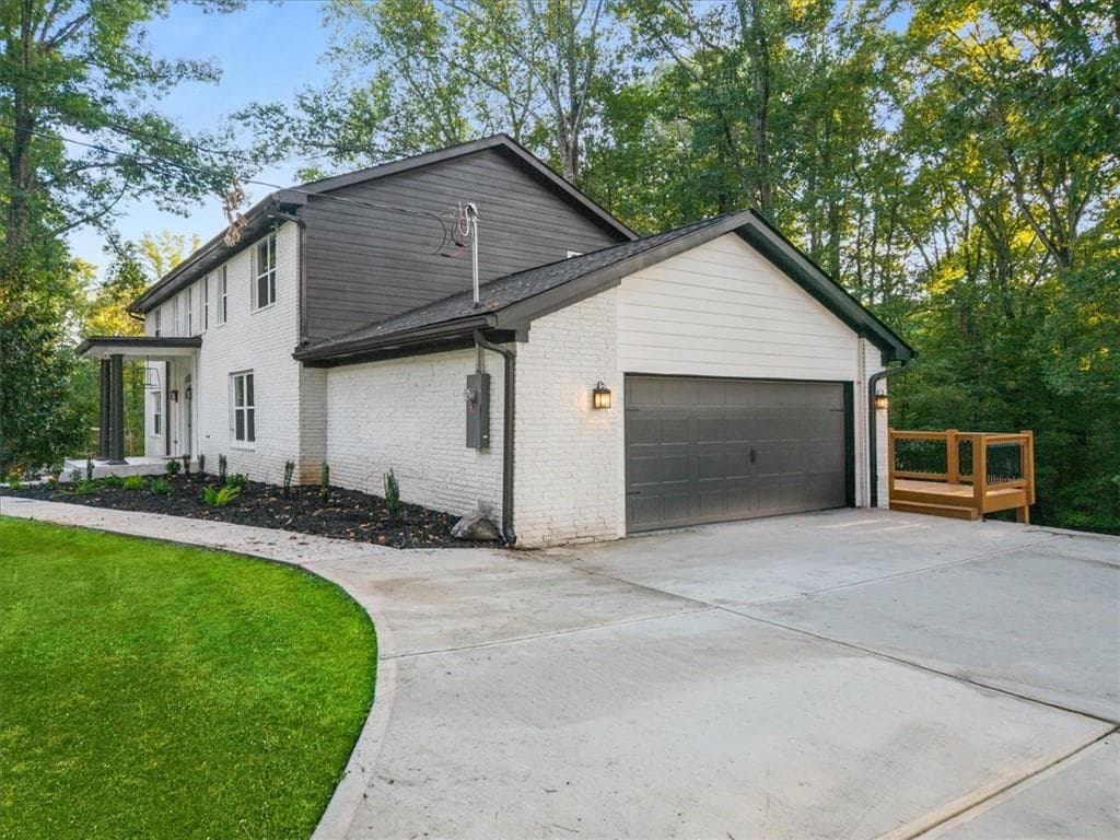 5 bedroom, 5 bathroom, 3,056 sq ft single family residence for sale at 3307 Prince George Street, East Point, GA 30344 — photo 2