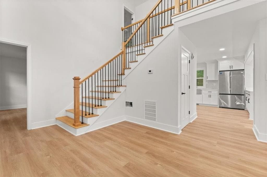 5 bedroom, 5 bathroom, 3,056 sq ft single family residence for sale at 3307 Prince George Street, East Point, GA 30344 — photo 4