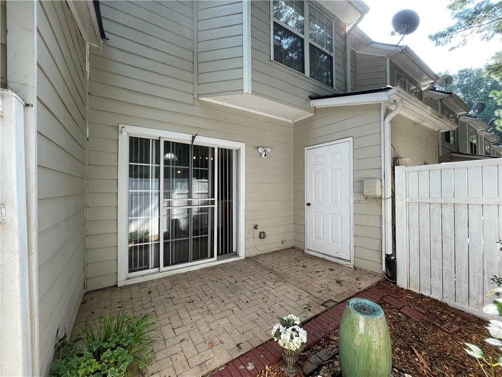 2 bedroom, 3 bathroom, 1,296 sq ft townhouse for rent at 3322 Hidden Cove Circle, Peachtree Corners, GA 30092 for $1,850 a month — photo 9