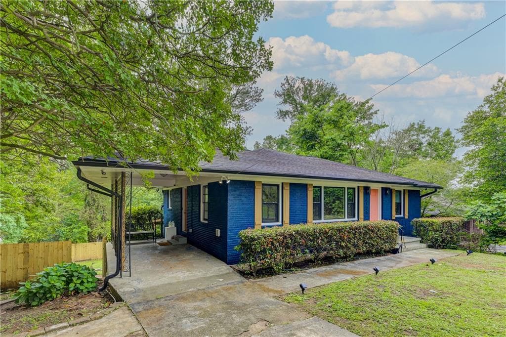 3 bedroom, 3 bathroom, 2,330 sq ft single family residence for sale at 2135 Brannen Road, Atlanta, GA 30316 — photo 2
