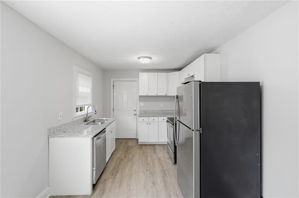 3 bedroom, 1 bathroom, 899 sq ft single family residence for sale at 327 Addington Street, Atlanta, GA 30310 — photo 4