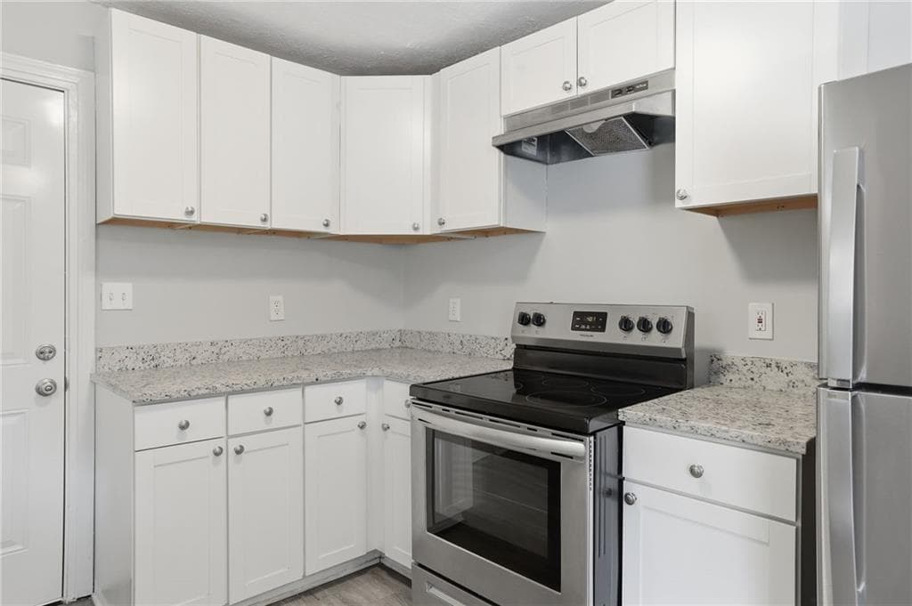 3 bedroom, 1 bathroom, 899 sq ft single family residence for sale at 327 Addington Street, Atlanta, GA 30310 — photo 5