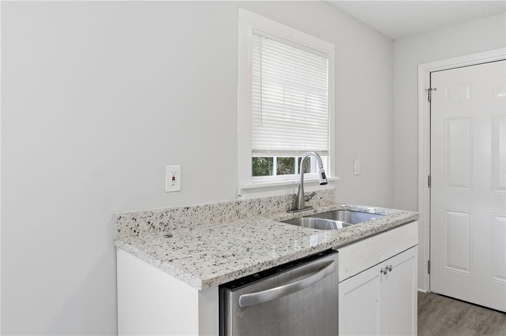 3 bedroom, 1 bathroom, 899 sq ft single family residence for sale at 327 Addington Street, Atlanta, GA 30310 — photo 6