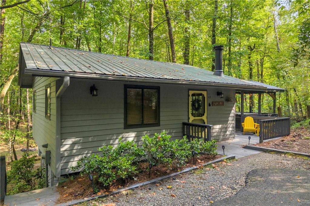 2 bedroom, 1 bathroom, 576 sq ft single family residence for sale at 43 Whispering Pines Lane, Sautee Nacoochee, GA 30571 — photo 2