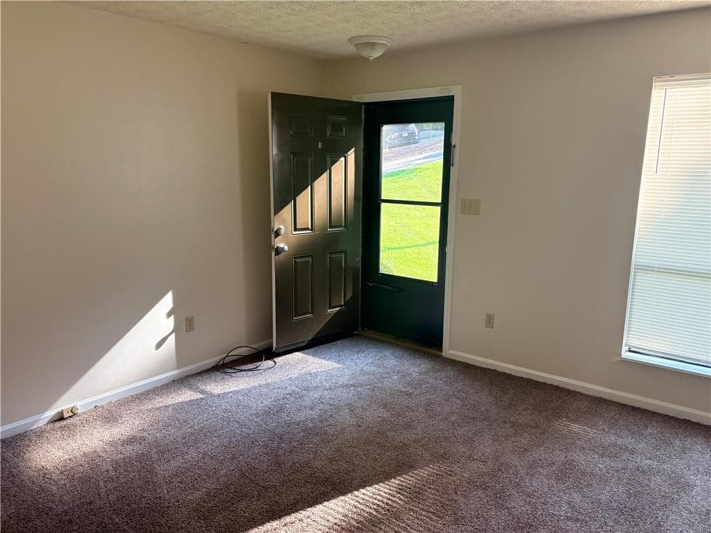2 bedroom, 2 bathroom, 4,588 sq ft townhouse for rent at 165 Hunters Lane B, Fayetteville, GA 30215 for $1,450 a month — photo 2