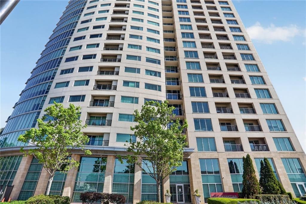 2 bedroom, 2 bathroom, 1,283 sq ft condominium for sale at 4561 Olde Perimeter Way #1104, Atlanta, GA 30346