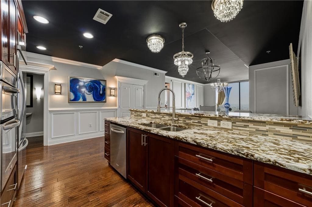 2 bedroom, 3 bathroom, 1,744 sq ft condominium for sale at 270 17th Street 1804, Atlanta, GA 30363 — photo 3