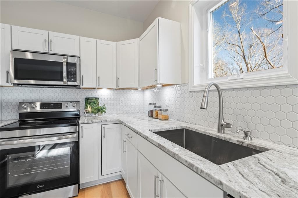 5 bedroom, 4 bathroom, 2,895 sq ft single family residence for sale at 3114 Old Cornelia Highway, Gainesville, GA 30507 — photo 7
