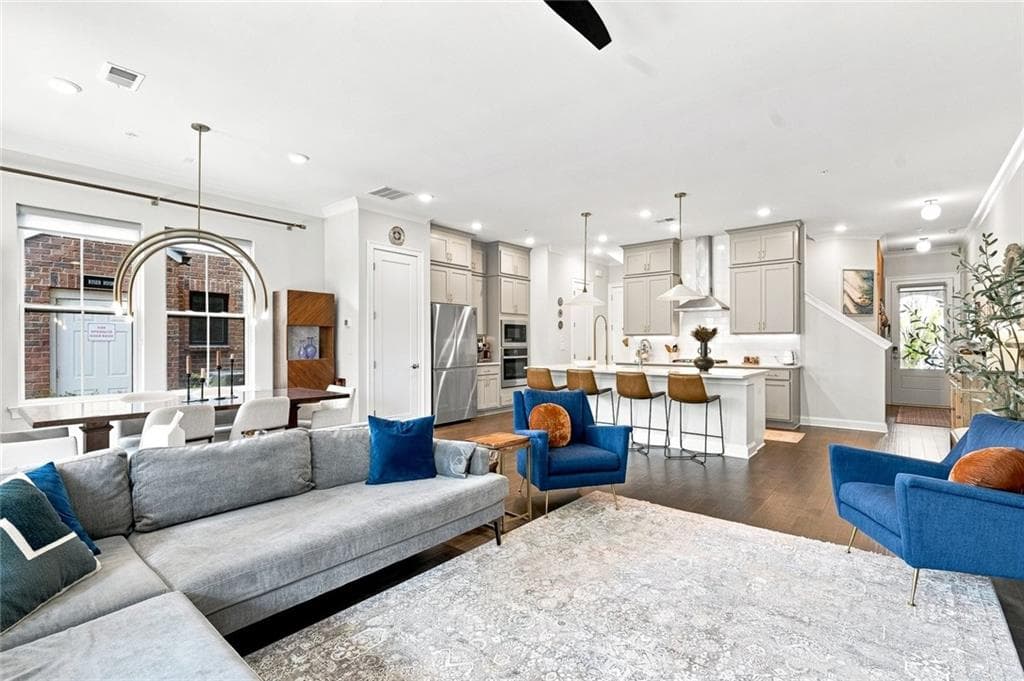 3 bedroom, 4 bathroom, 2,695 sq ft townhouse for sale at 260 Walker Avenue, Roswell, GA 30076 — photo 3