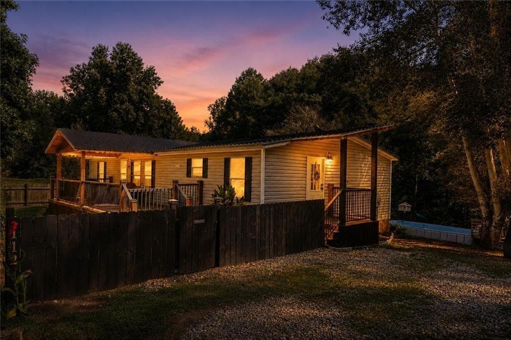 3 bedroom, 2 bathroom, 1,326 sq ft single family residence under contract at 112 Center Grove Drive Drive, Cleveland, GA 30528 — photo 2