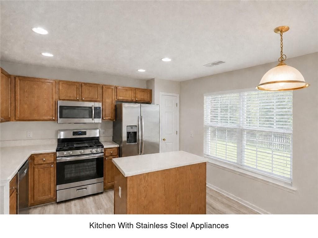 3 bedroom, 3 bathroom, 1,147 sq ft single family residence for rent at 5175 Sky Ridge Way, Cumming, GA 30041 for $1,850 a month — photo 5