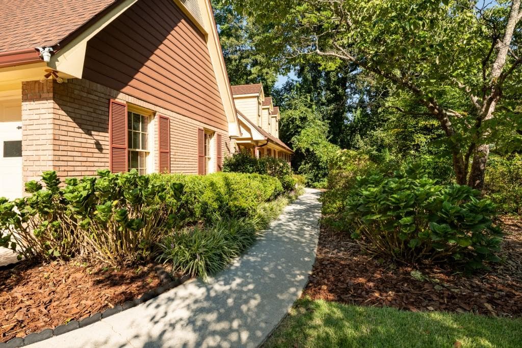 3 bedroom, 3 bathroom, 4,578 sq ft single family residence for sale at 1126 Timothy Terrace, Tucker, GA 30084 — photo 3