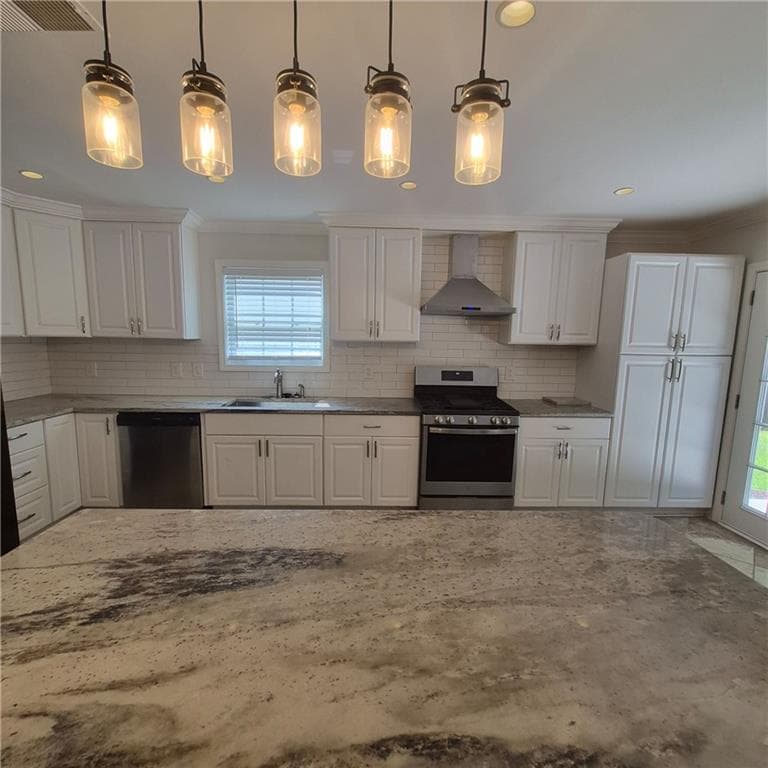 4 bedroom, 3 bathroom, 1,834 sq ft single family residence for sale at 709 Sunny Field Lane, Lawrenceville, GA 30043 — photo 10