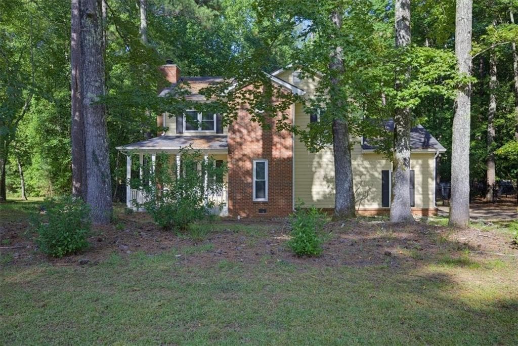 3 bedroom, 3 bathroom, 2,152 sq ft single family residence for sale at 210 Groveland Drive, Peachtree City, GA 30269 — photo 2