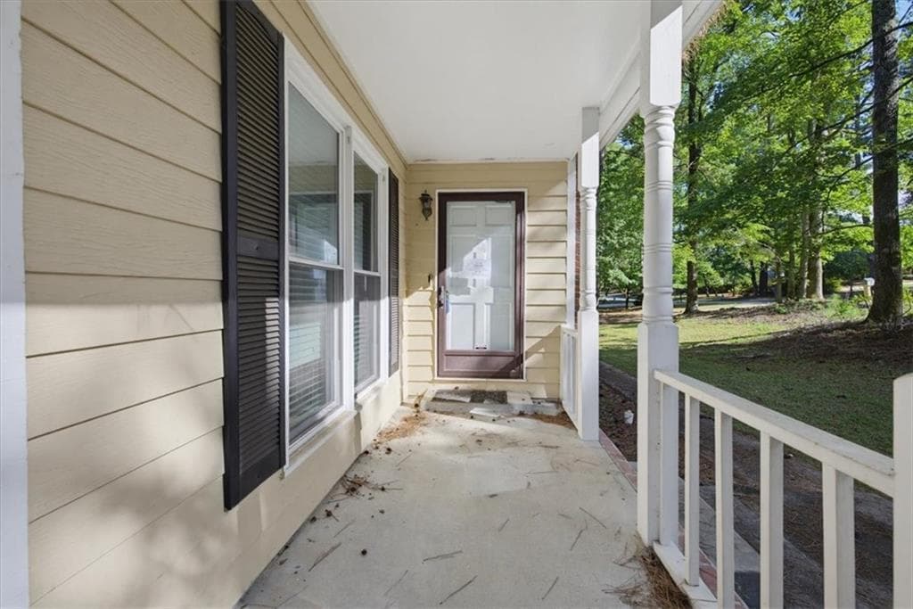 3 bedroom, 3 bathroom, 2,152 sq ft single family residence for sale at 210 Groveland Drive, Peachtree City, GA 30269 — photo 5